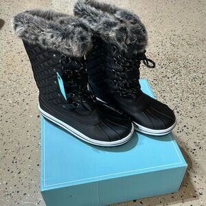 Vepose Women’s Waterproof Snow Boots (Size 7)